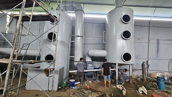 Industrial tank construction and installation