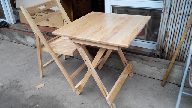 Coffee tables and chairs
