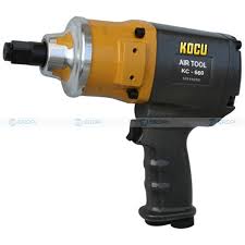 Bolt tightening machine