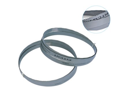 Blade for steel industry