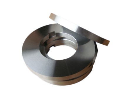 Blade for steel industry