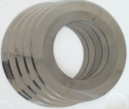 Blade for cardboard packaging industry