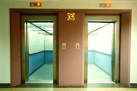 Hospital bed elevator