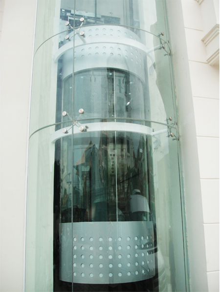 Glass elevator