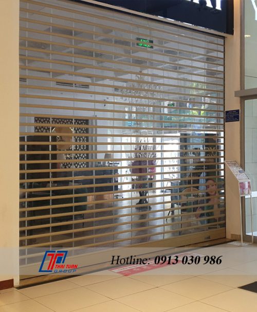 Automatic rolling door