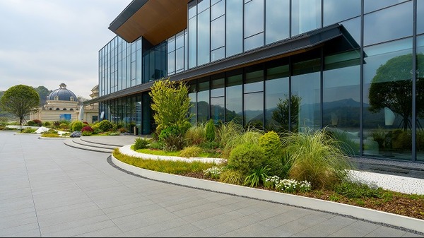 Aluminum curtain wall