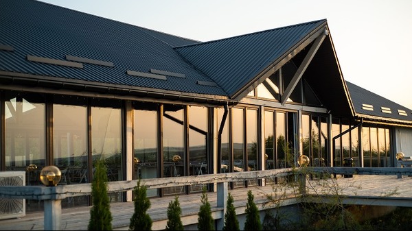 Aluminum curtain wall