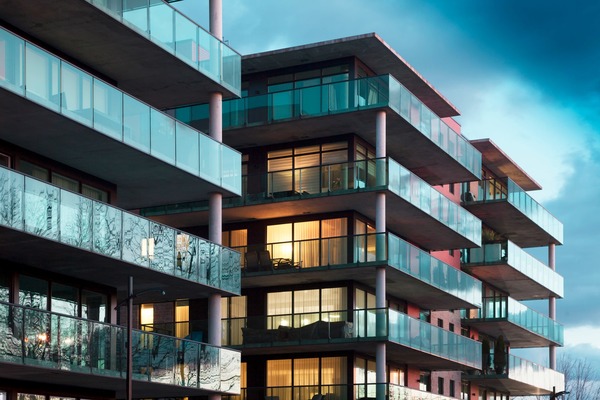 Aluminum glass railing