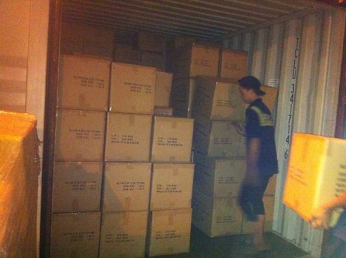 Loading and unloading service