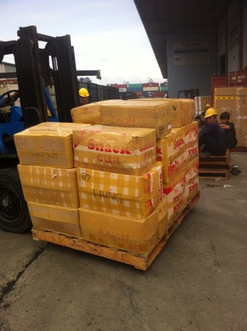 Loading and unloading service