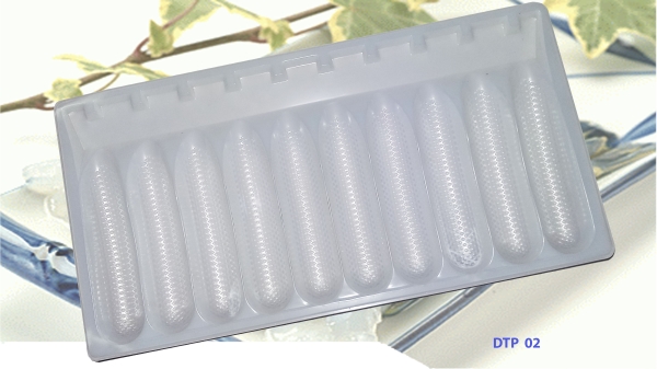Formed plastic tray for seafood