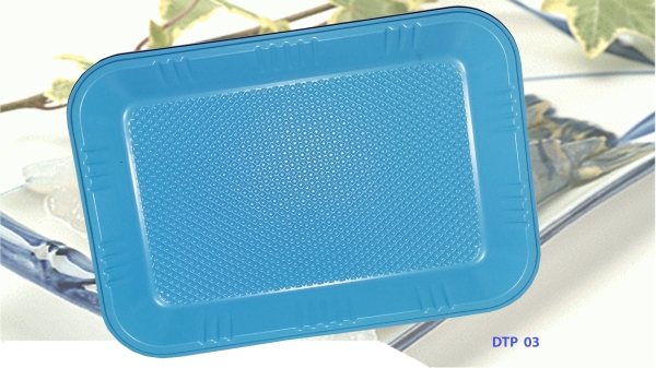 Formed plastic tray for seafood