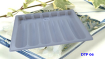 Formed plastic tray for seafood