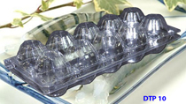 Formed plastic tray for food