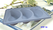 Formed plastic tray for food