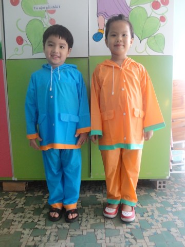 Kid raincoat