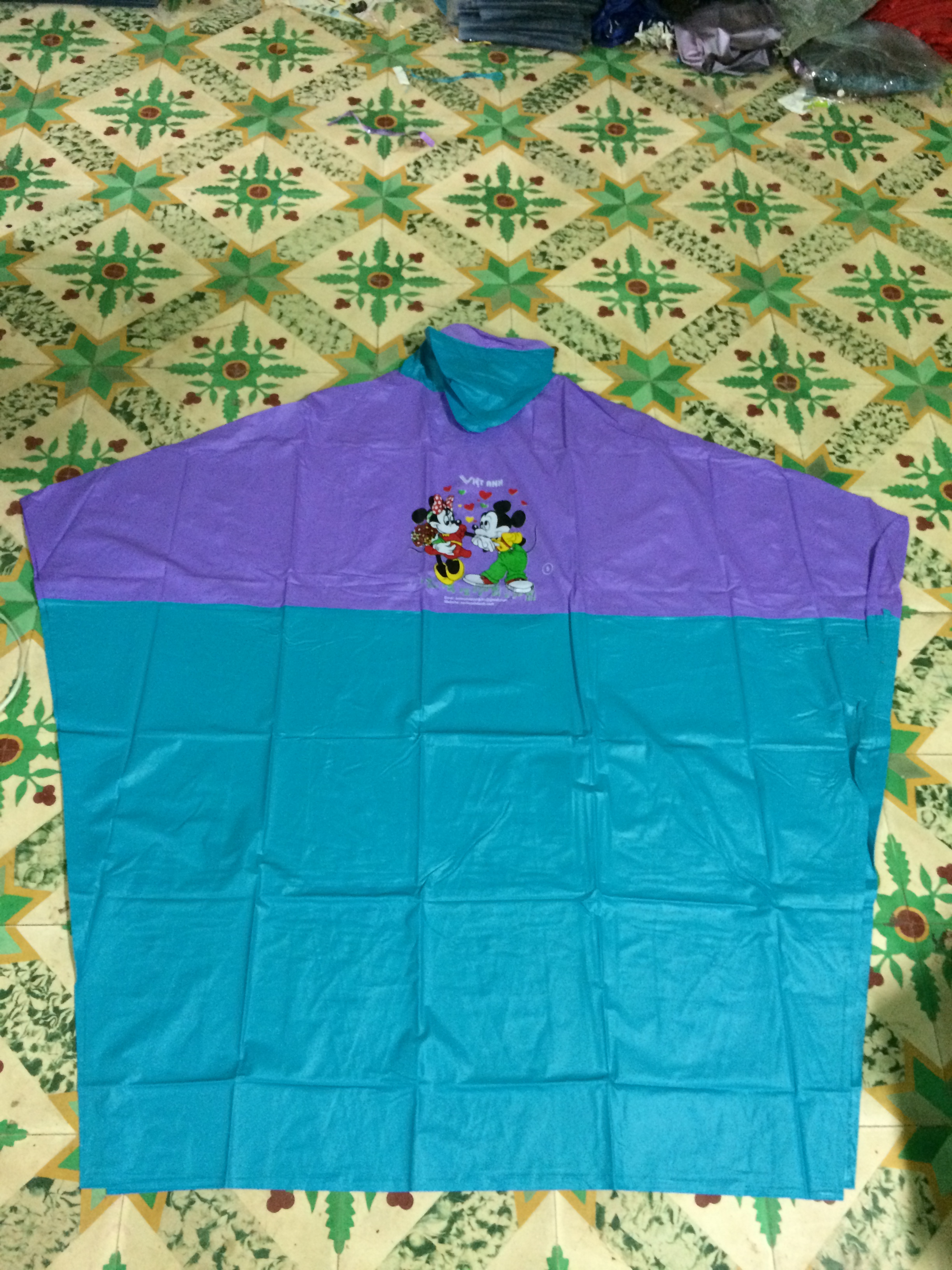 Kid raincoat