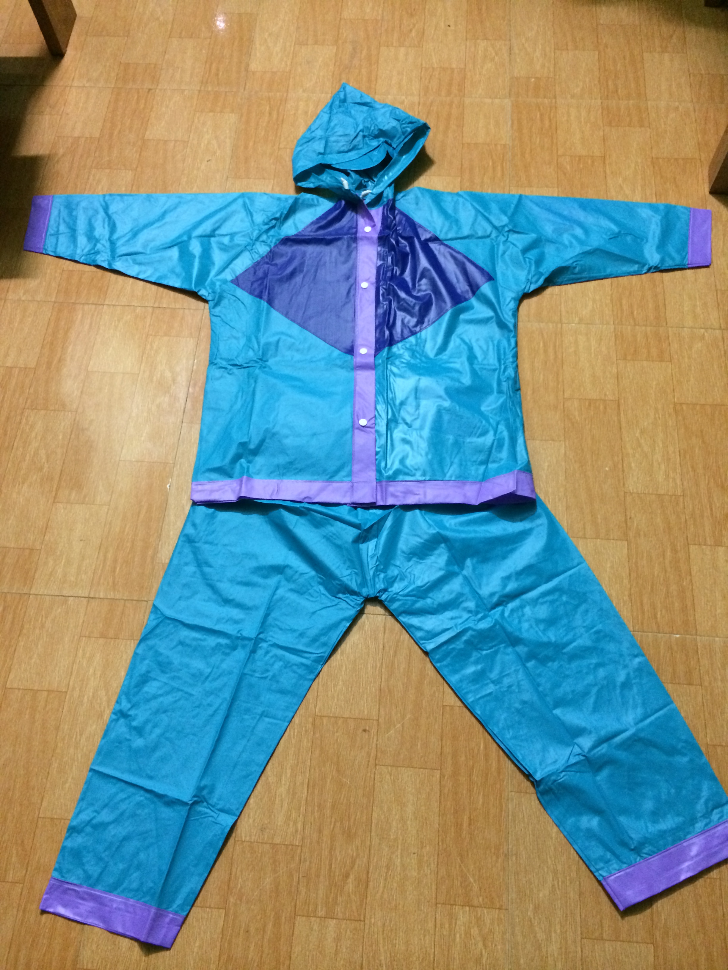 TE raincoat set