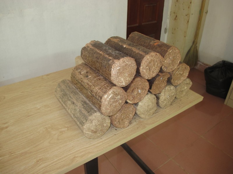 Wood shaving briquettes