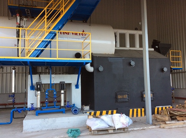 Fixed grate steam boiler
