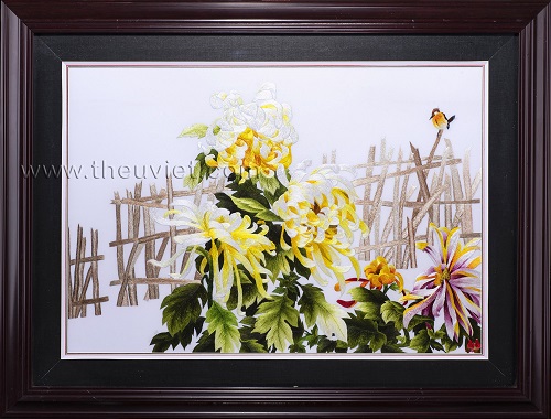 Flower embroidered picture