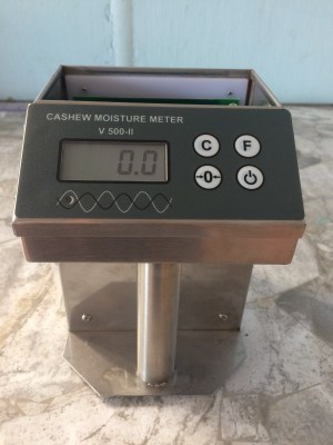 Cashew nut moisture meter