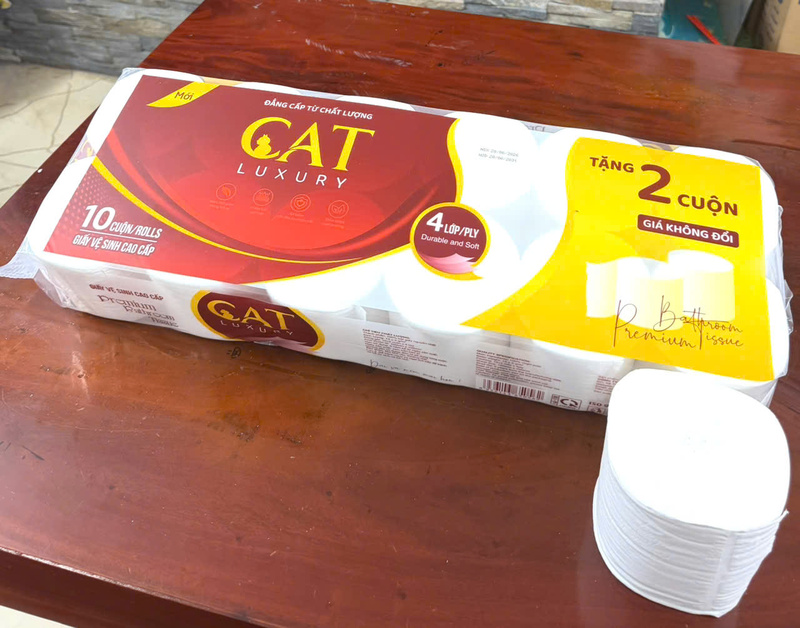 CAT luxury premium 4-ply coreless toilet tissue