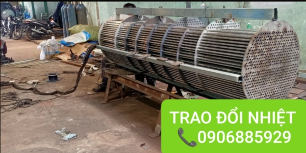 Heat exchanger with electrical heaters