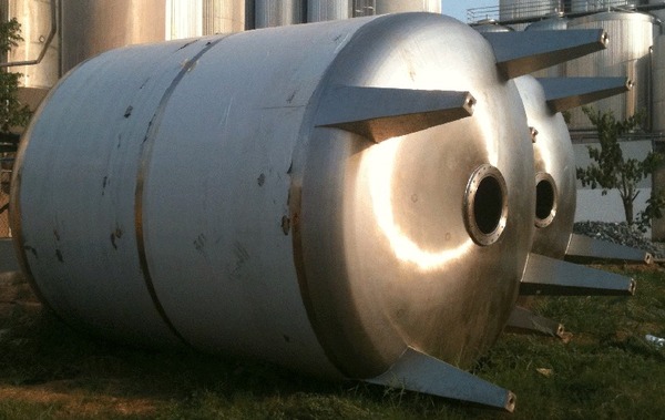 Hot water storage tanks