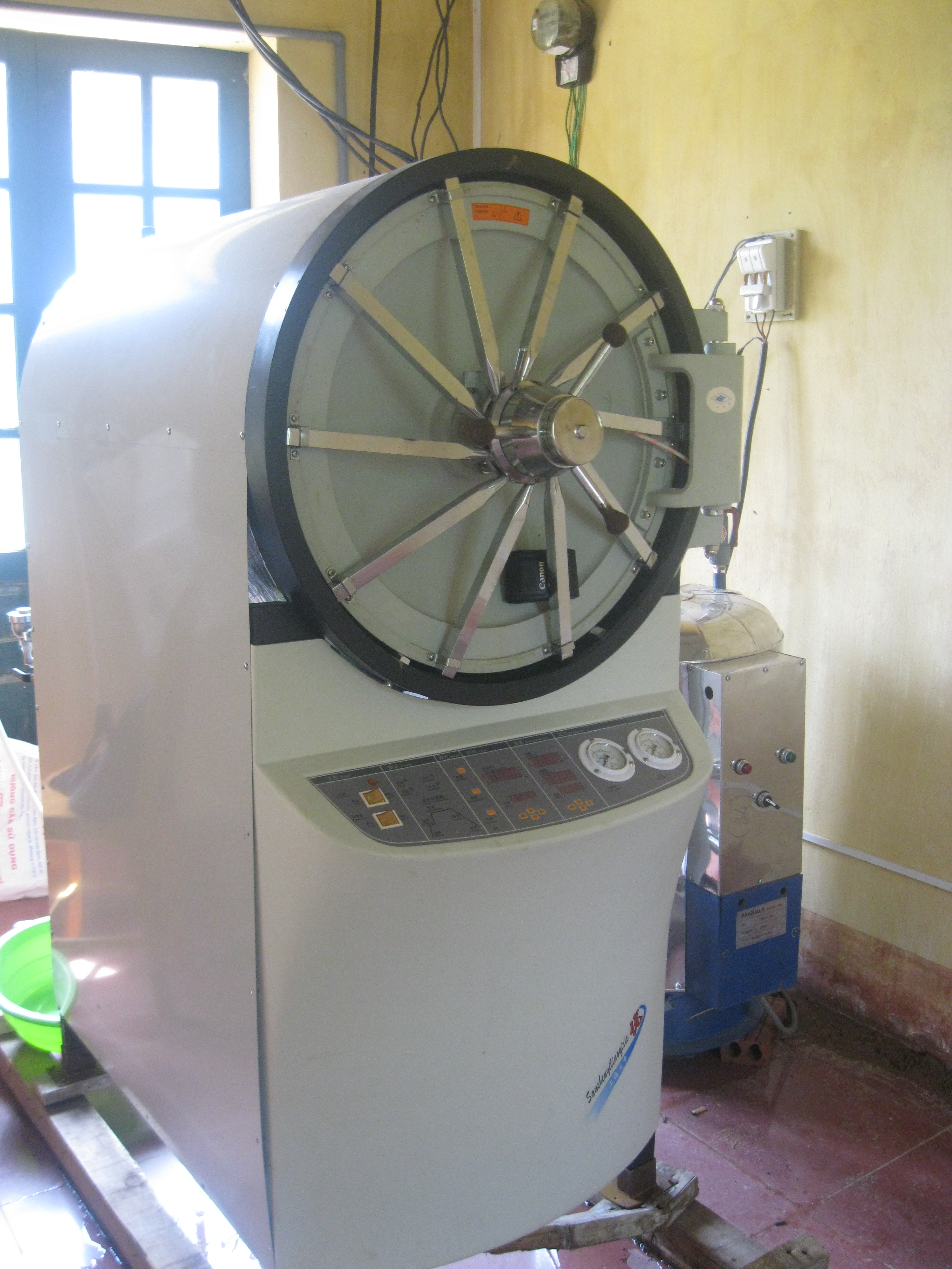 Clothes equipment