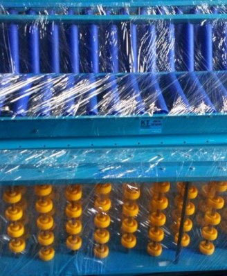 Plastic roller conveyor