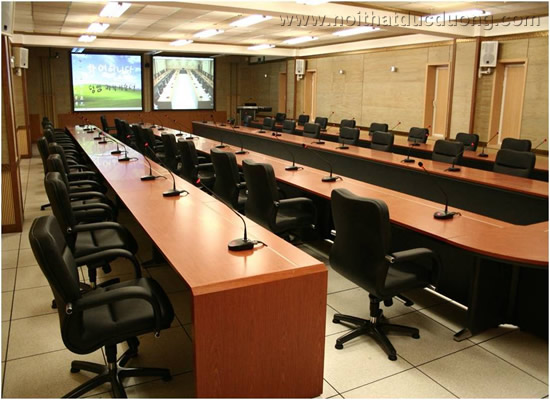 Meeting room tables & chairs