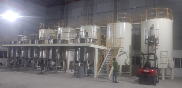 Intermediate industrial tank system