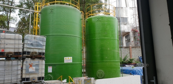 Intermediate industrial tank system