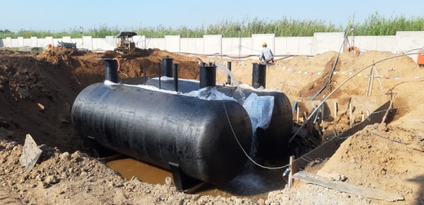 Intermediate industrial tank system
