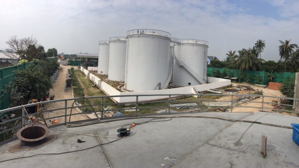 Intermediate industrial tank system