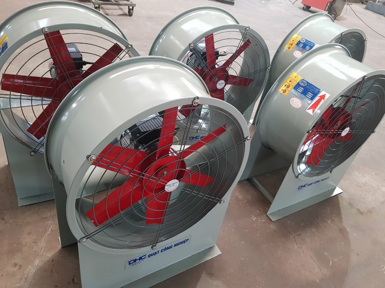 Circular axial fan