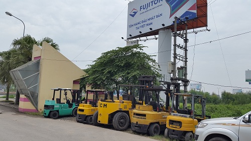 Forklift and Cranes for rent