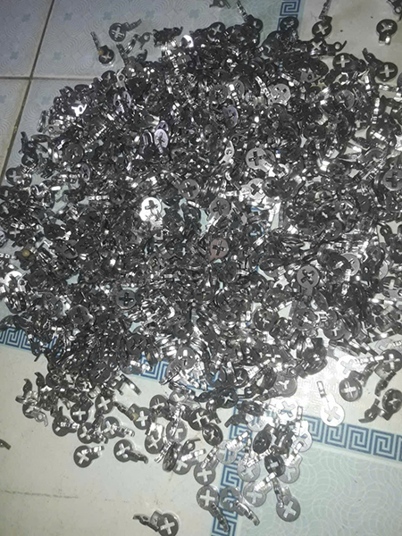 Stainless steel electrochemical treatment