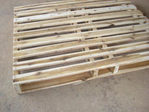 2-way wood pallet