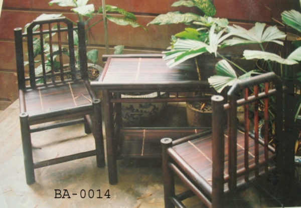 Living room table and chair