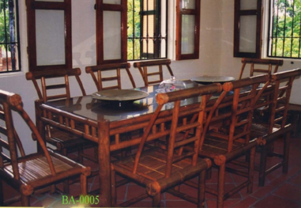 Living room table and chair