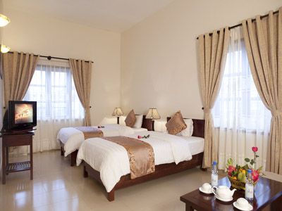 Hotel curtain
