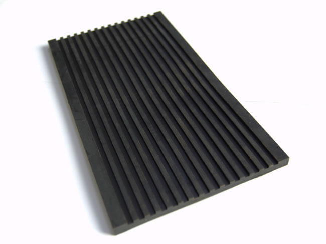 Heat resistant shock absorbing rubber padding mats