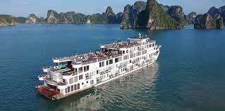 Boat cruise