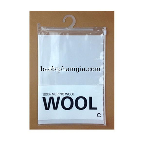 Zipper bags with plastic hooks