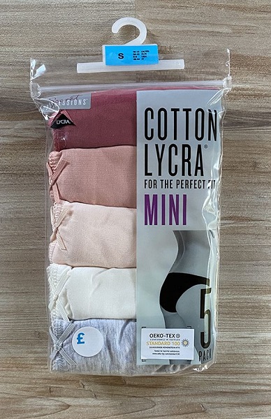 Zipper bags with plastic hooks