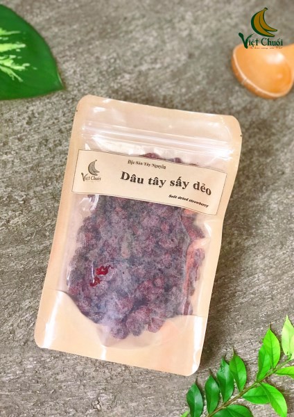 Soft dried strawberry