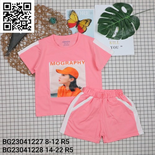 Girls fashion