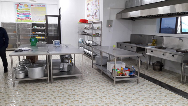 Stainless steel industrial kitchen equipment